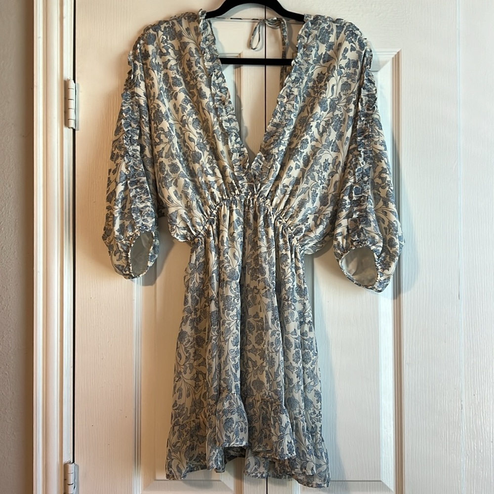 VICI blue and white floral dress